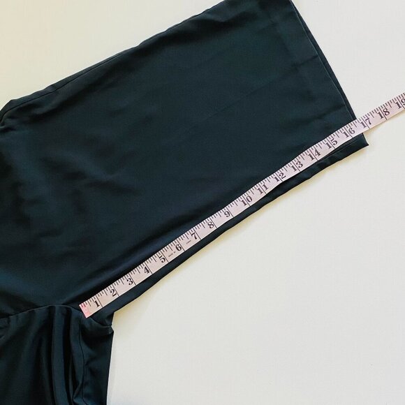 Izod Women's Black Lightweight Capri Sz 10 - Picture 9 of 10